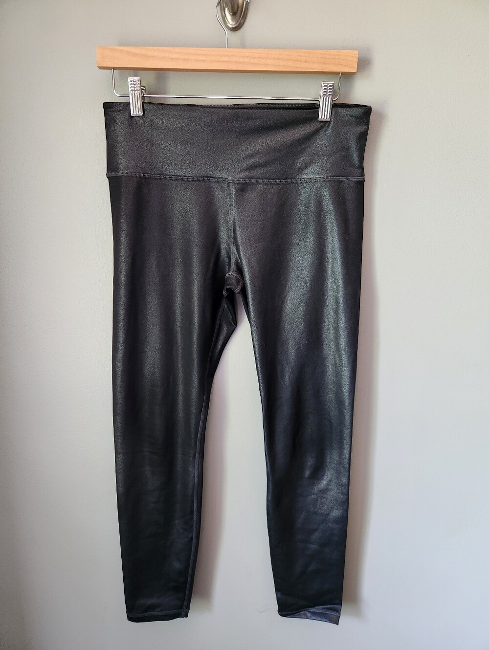 Athleta Black Shiny Sheen Leggings Size Medium